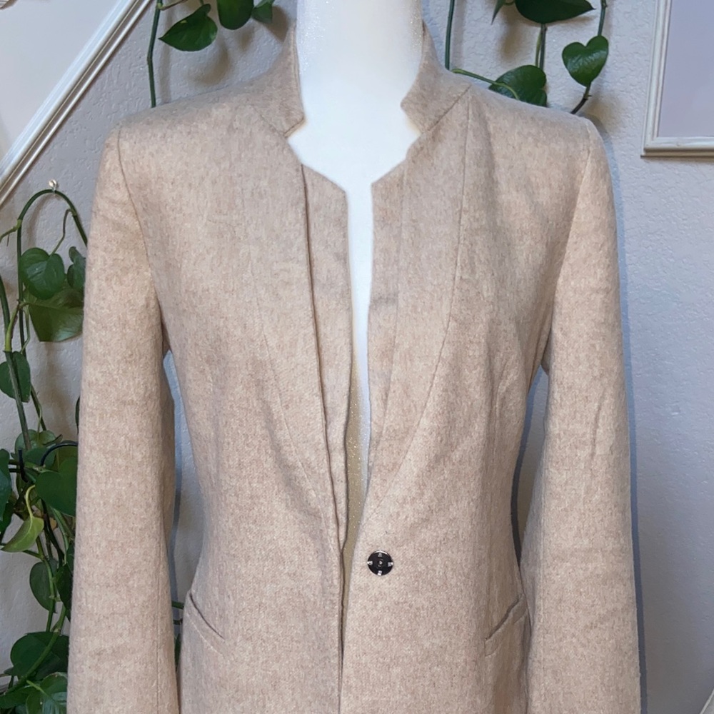 Sale! Elegant Tan Women's Coat, Zara, size M - Picture 3 of 10